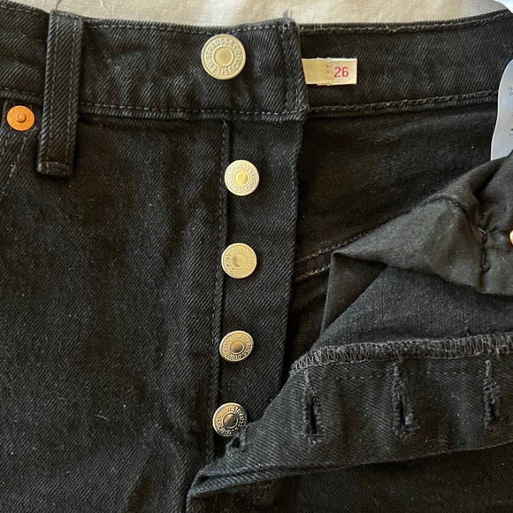 levi’s jean shorts - Picture 3 of 5